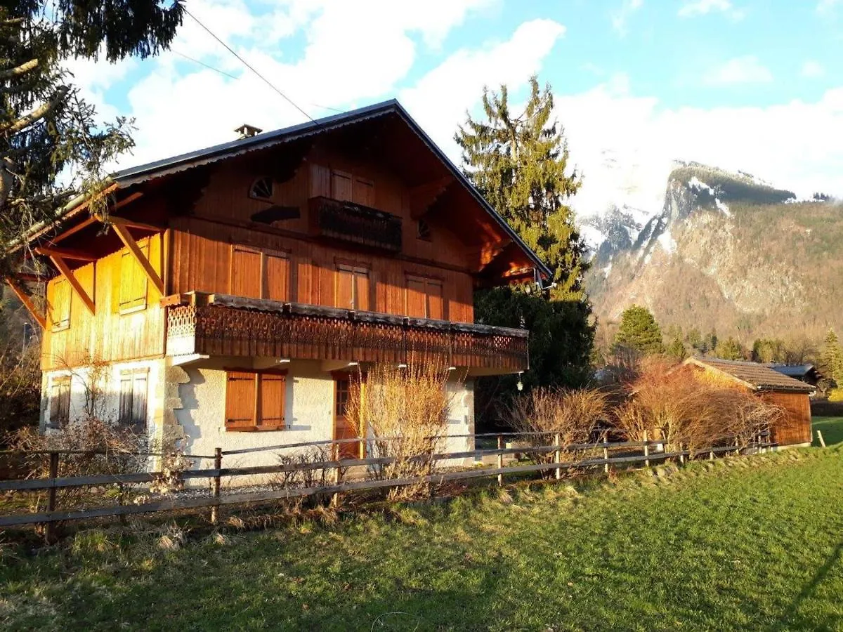 Appartement Calme Pres Du Lac Avec Jardin, Terrasse, Parking Et Wifi - Fr-1-624-45 Samoens 0*,  France