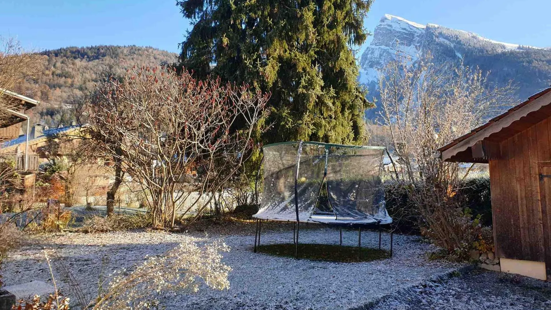 Appartement Calme Pres Du Lac Avec Jardin, Terrasse, Parking Et Wifi - Fr-1-624-45 Samoens 0*,  France